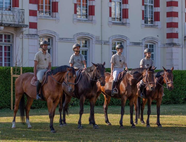 Centre équestre militaire